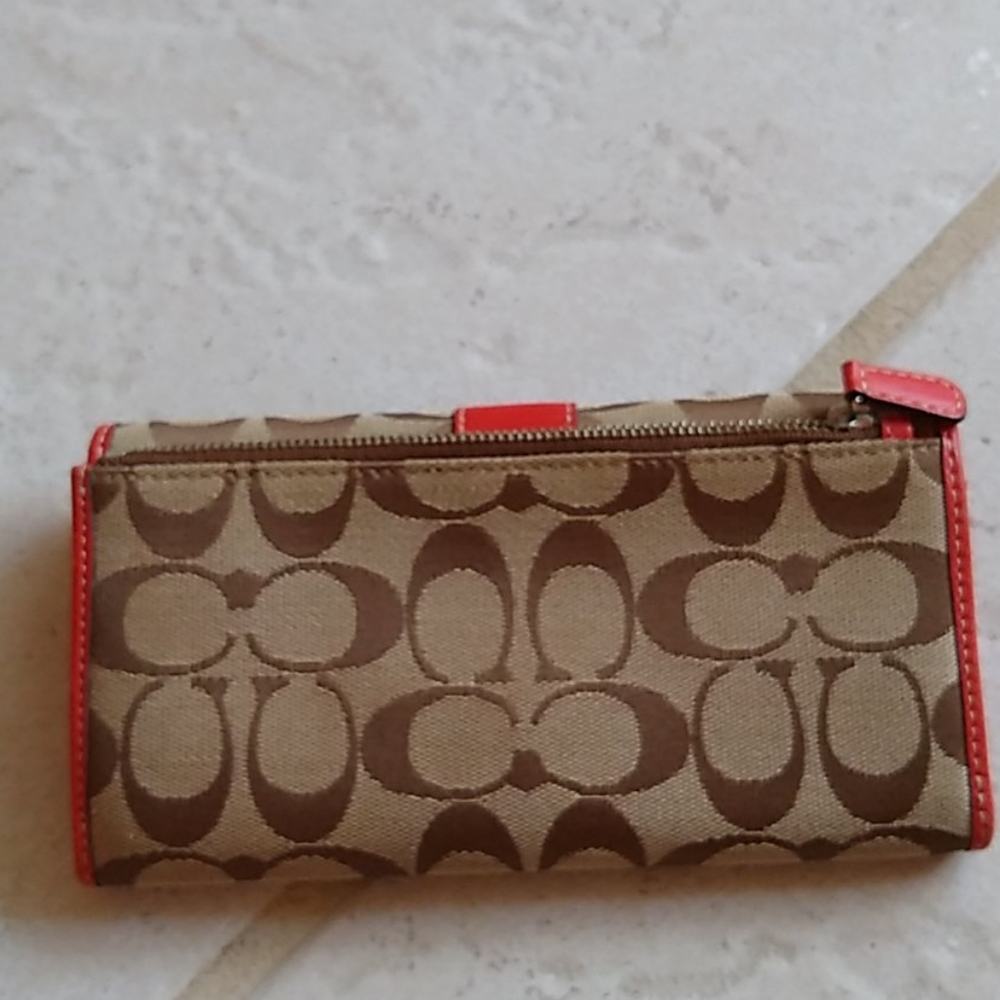 Vintage Coach Hampton Trifold Wallet - Picture 4 of 6